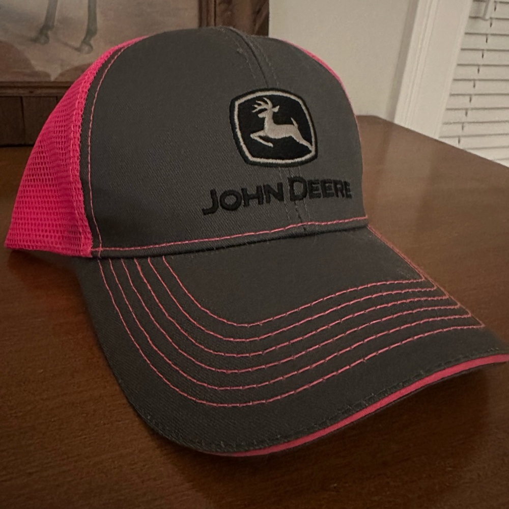 Women’s John Deere Ball cap